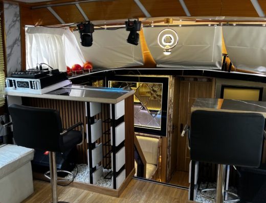 45 Passenger Cruise Yacht – With Jacuzzi and Kitchen